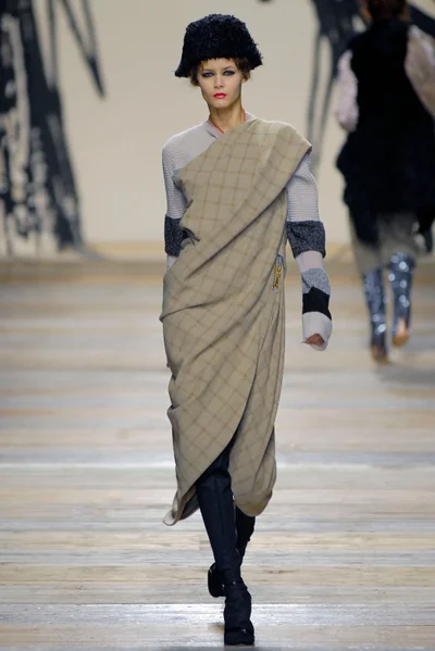 Look 9